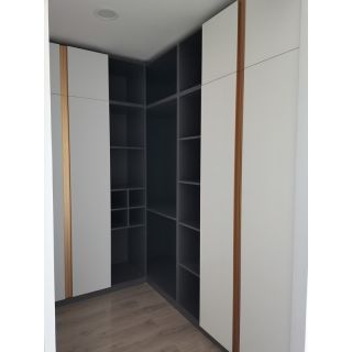 全屋定制衣帽間